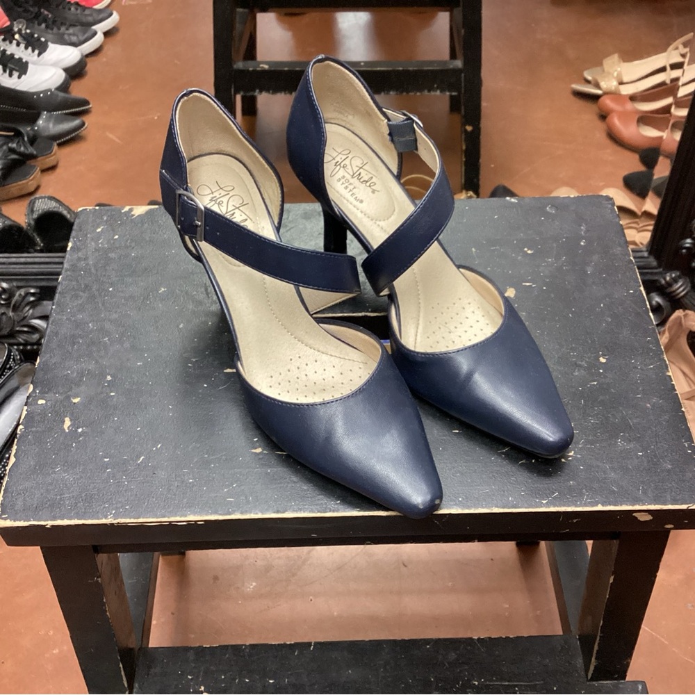 Life stride, single strap heels, soft system